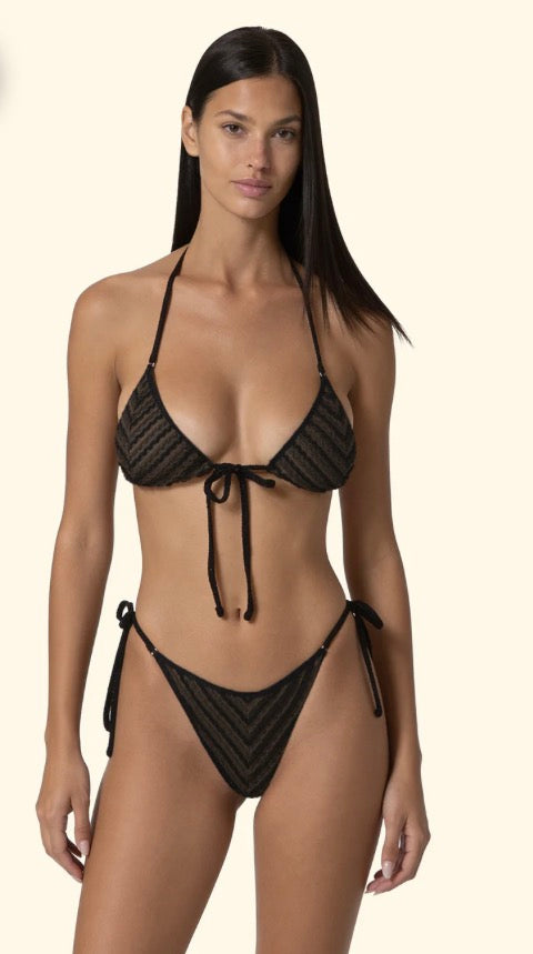 Bikini triangolo con slip perizoma